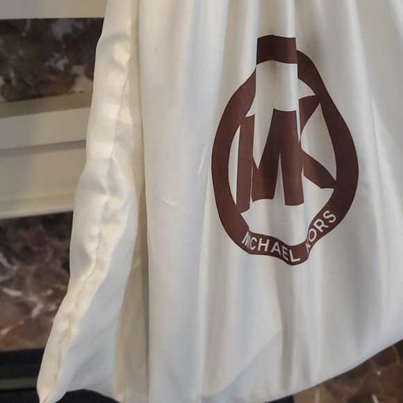 Michael Kors Chelsea Crossbody Bag - Picture 6 of 6